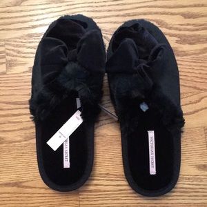 Victoria’s Secret Black Slippers BNWT